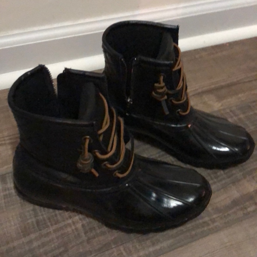 Steve Madden black duck boots